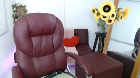 Snapshot of rebeca_milf chatting on 25, 7, 2026 REBECA online show from 25, 7, 2026