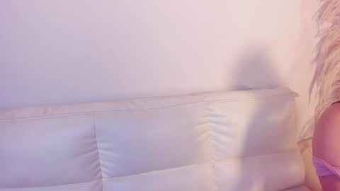 Rebeca Williams online show from 1, 2, 2025