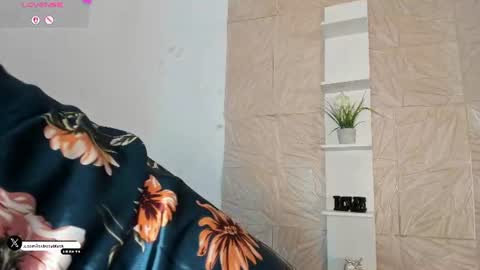 Snapshot of rebecablack_ chatting on 15, 7, 2026 Rebeca Black online show from 15, 7, 2026