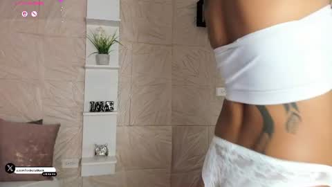 Snapshot of rebecablack_ chatting on 23, 7, 2026 Rebeca Black online show from 23, 7, 2026