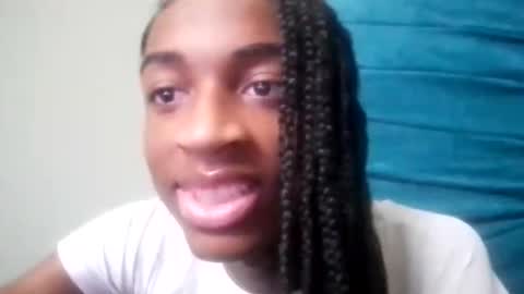 Tu mami Rebecca online show from 5, 5, 2026