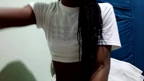Tu mami Rebecca online show from 17, 5, 2026