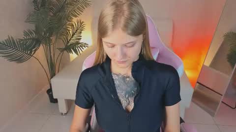Snapshot of rebecca_caldwell chatting on 18, 7, 2026 Rebecca Caldwell online show from 18, 7, 2026