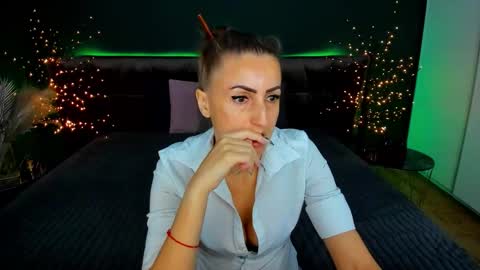 rebecca_diamonds online show from 29, 9, 2025