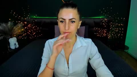 rebecca_diamonds online show from 2, 12, 2025
