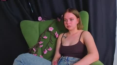 Snapshot of rebeccacruze chatting on 14, 6, 2026 rebeccacruze online show from 14, 6, 2026