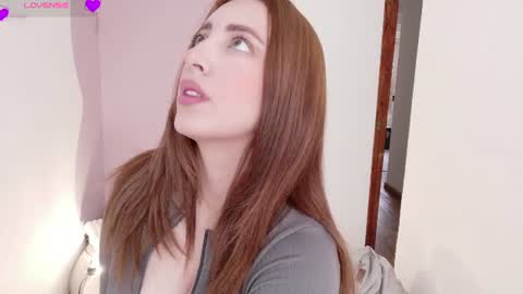 Snapshot of rebeccawhite_meow chatting on 5, 8, 2026 rebeccawhite_meow online show from 5, 8, 2026