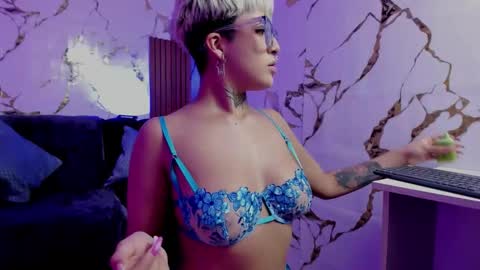 Snapshot of rebeka_baker chatting on 17, 9, 2025 REBEKA online show from 17, 9, 2025