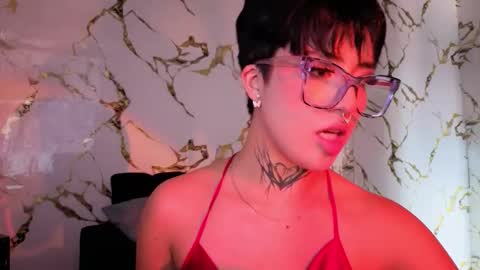 Snapshot of rebeka_baker chatting on 17, 12, 2025 REBEKA online show from 17, 12, 2025