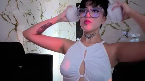 Snapshot of rebeka_baker chatting on 5, 1, 2026 REBEKA online show from 5, 1, 2026