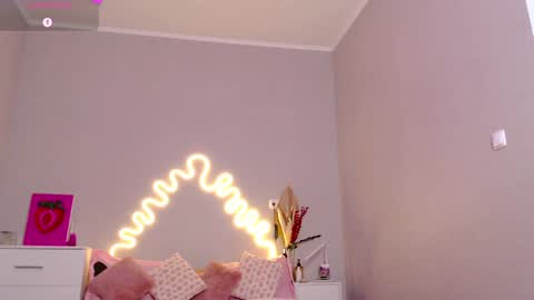 Snapshot of red__candy chatting on 6, 12, 2024 red__candy online show from 6, 12, 2024