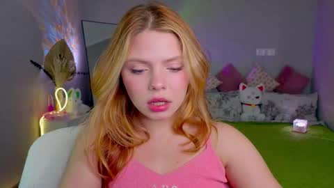 Snapshot of red__candy chatting on 9, 10, 2025 red__candy online show from 9, 10, 2025