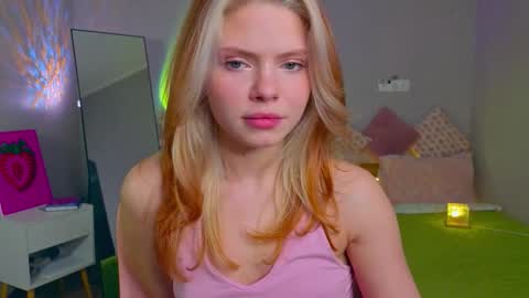 Snapshot of red__candy chatting on 12, 11, 2025 red__candy online show from 12, 11, 2025