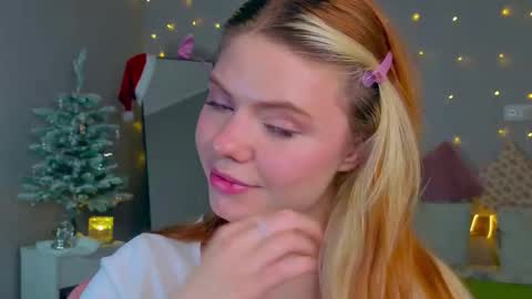 Snapshot of red__candy chatting on 7, 1, 2026 red__candy online show from 7, 1, 2026