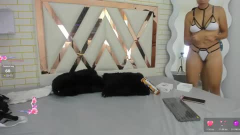 Snapshot of red_angell_ chatting on 25, 5, 2026 ANGELLY online show from 25, 5, 2026