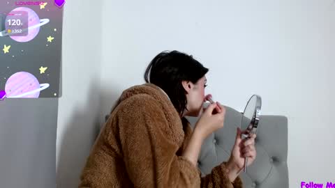 IG   OF red moonn online show from 28, 1, 2025