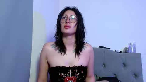 IG   OF red moonn online show from 16, 9, 2025