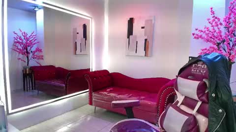 Snapshot of red_moonx chatting on 24, 10, 2025 Res Moon online show from 24, 10, 2025