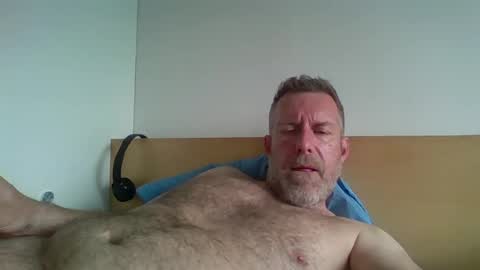 Red online show from 11, 5, 2026