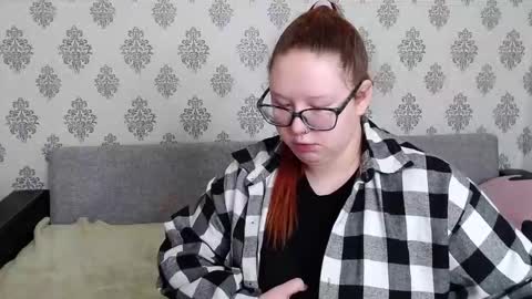 Snapshot of redchloee chatting on 13, 10, 2025 Chloe online show from 13, 10, 2025