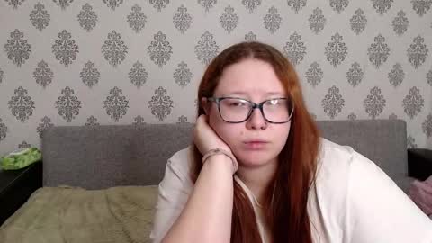 Snapshot of redchloee chatting on 15, 10, 2025 Chloe online show from 15, 10, 2025