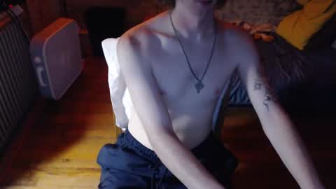 Snapshot of redhead6inch chatting on 16, 9, 2025 RedHead6Inch online show from 16, 9, 2025