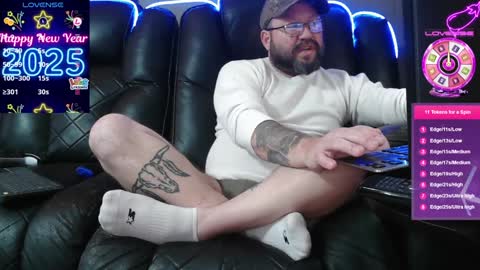 Snapshot of redneckwants2play chatting on 10, 1, 2025 RedneckWants2Play online show from 10, 1, 2025