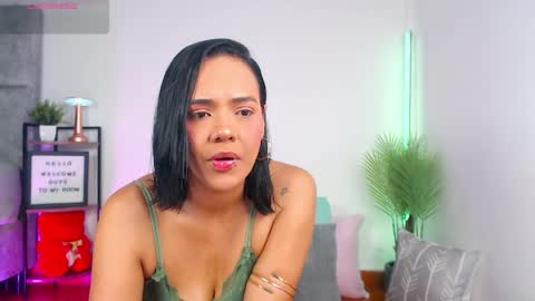 regina1819 online show from 1, 5, 2026