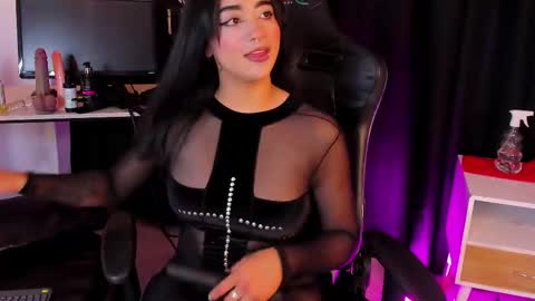 Snapshot of regina_storm chatting on 28, 10, 2025 online show from 28, 10, 2025