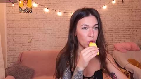 Snapshot of reginahawkinss chatting on 9, 10, 2025 ReginaHawkinss online show from 9, 10, 2025