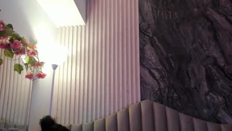 reginavegaa online show from 6, 3, 2025