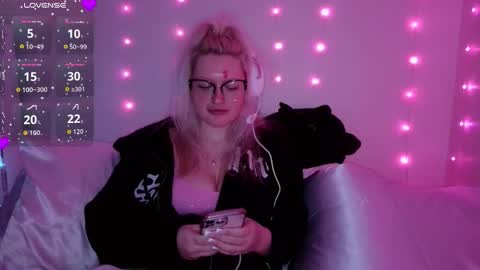 Snapshot of reiannmay chatting on 12, 3, 2026 reiannmay online show from 12, 3, 2026