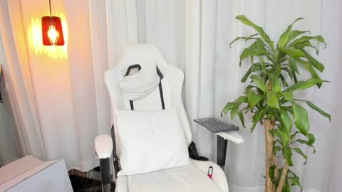 Snapshot of reichel_gray chatting on 13, 1, 2025  REICHEL  online show from 13, 1, 2025