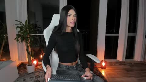 Snapshot of reichel_gray chatting on 8, 3, 2025  REICHEL  online show from 8, 3, 2025
