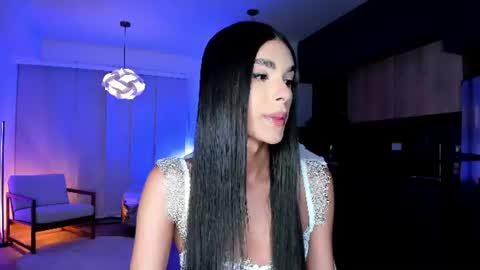 Snapshot of reichel_gray chatting on 5, 7, 2026 REICHEL online show from 5, 7, 2026