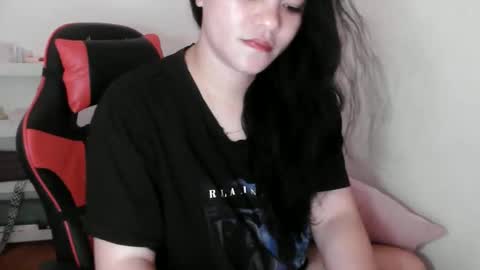 Snapshot of reign2525 chatting on 15, 11, 2025 reign2525 online show from 15, 11, 2025