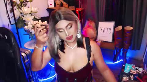 Red Ivy online show from 12, 3, 2026