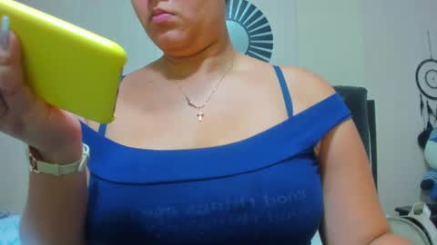 reina_loren online show from 4, 12, 2024