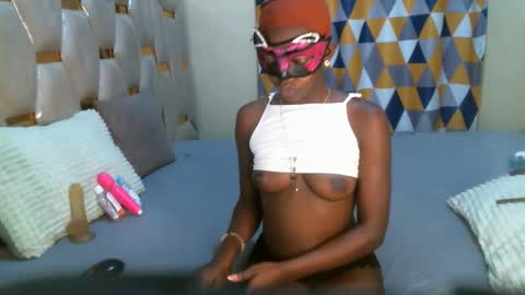 remmyqueen online show from 21, 4, 2026