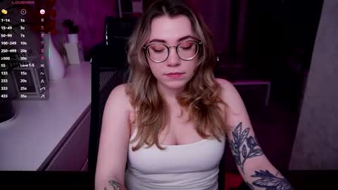 Snapshot of remywild chatting on 5, 12, 2025 RemyWild online show from 5, 12, 2025