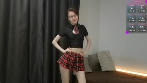 Snapshot of renaeblaski chatting on 7, 6, 2026 Claire online show from 7, 6, 2026