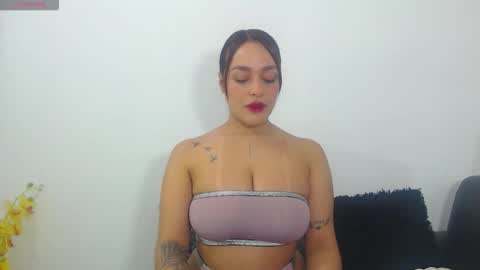renatabrownn28 online show from 25, 4, 2026