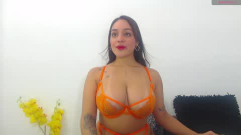 renatabrownn28 online show from 28, 6, 2026