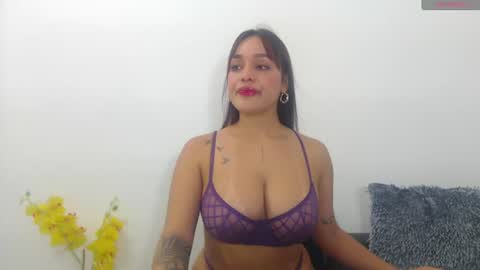 renatabrownn28 online show from 30, 6, 2026