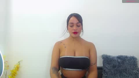 renatabrownn28 online show from 2, 7, 2026