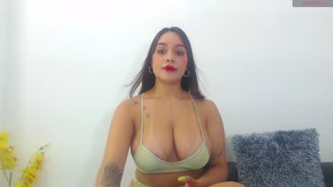 renatabrownn28 online show from 7, 7, 2026