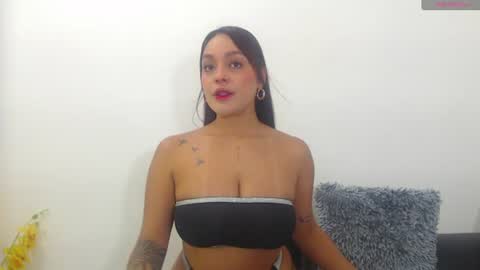 renatabrownn28 online show from 11, 7, 2026