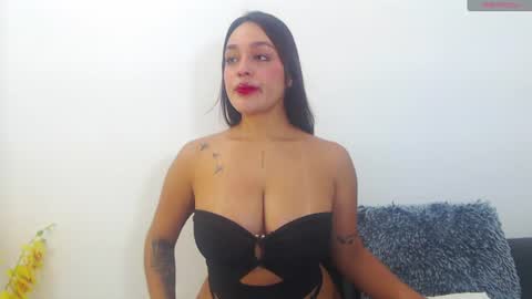 renatabrownn28 online show from 25, 7, 2026