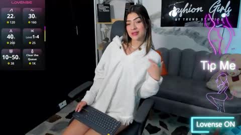 Snapshot of renatamason chatting on 19, 12, 2025 Renata online show from 19, 12, 2025