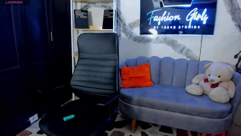 Snapshot of renatamason chatting on 20, 12, 2025 Renata online show from 20, 12, 2025